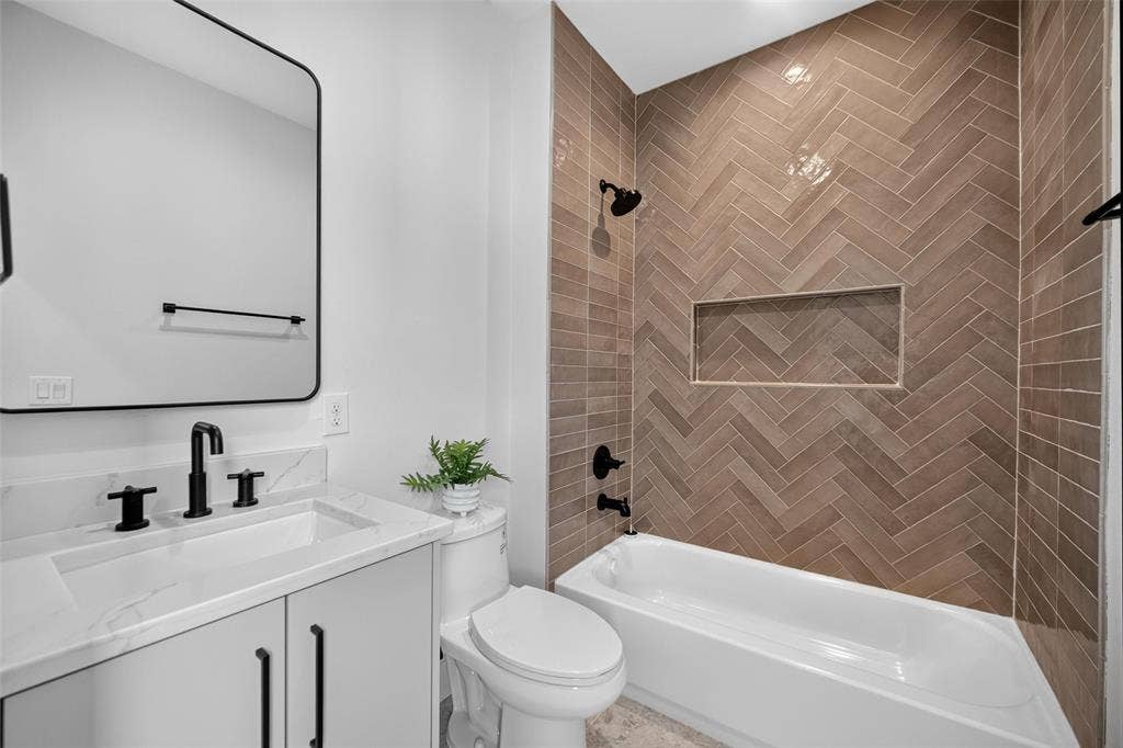 ensuite bath for guest bedroom