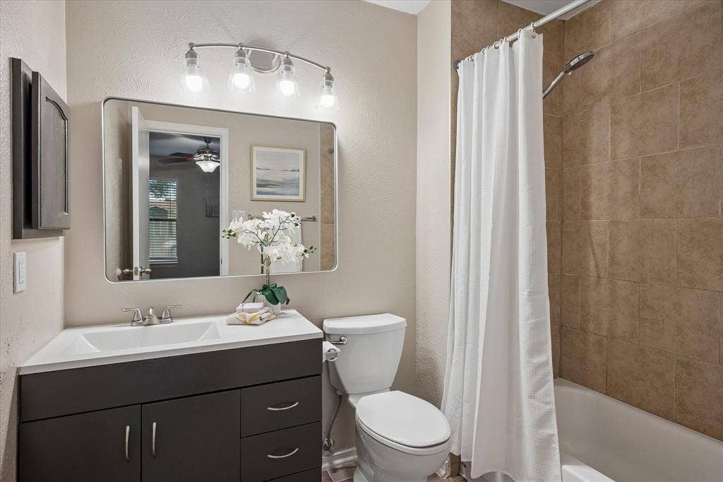 1213 Frio Lane, Garland, TX 75040 1213 Frio Lane, Garland, TX 75040