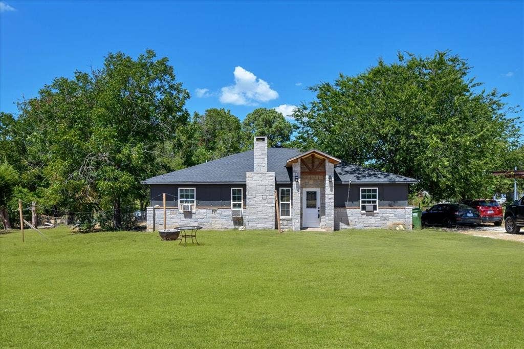 4506 Garden View Drive, Granbury, TX 76049 4506 Garden View Drive, Granbury, TX 76049