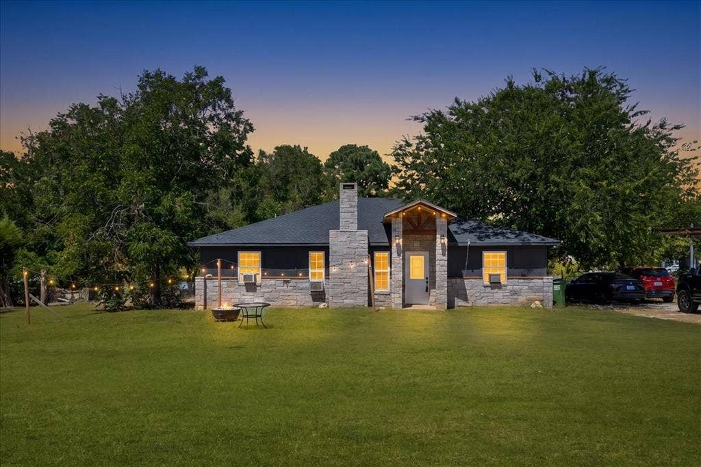 4506 Garden View Drive, Granbury, TX 76049 4506 Garden View Drive, Granbury, TX 76049