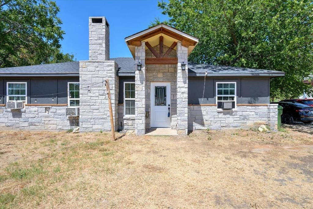 4506 Garden View Drive, Granbury, TX 76049 4506 Garden View Drive, Granbury, TX 76049