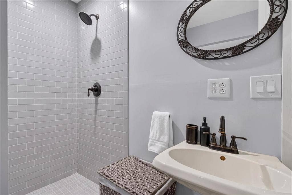 4506 Garden View Drive, Granbury, TX 76049 4506 Garden View Drive, Granbury, TX 76049