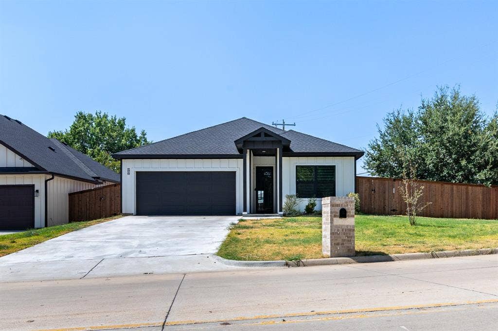 1916 Kimberly Drive, Arlington, TX 76010 1916 Kimberly Drive, Arlington, TX 76010