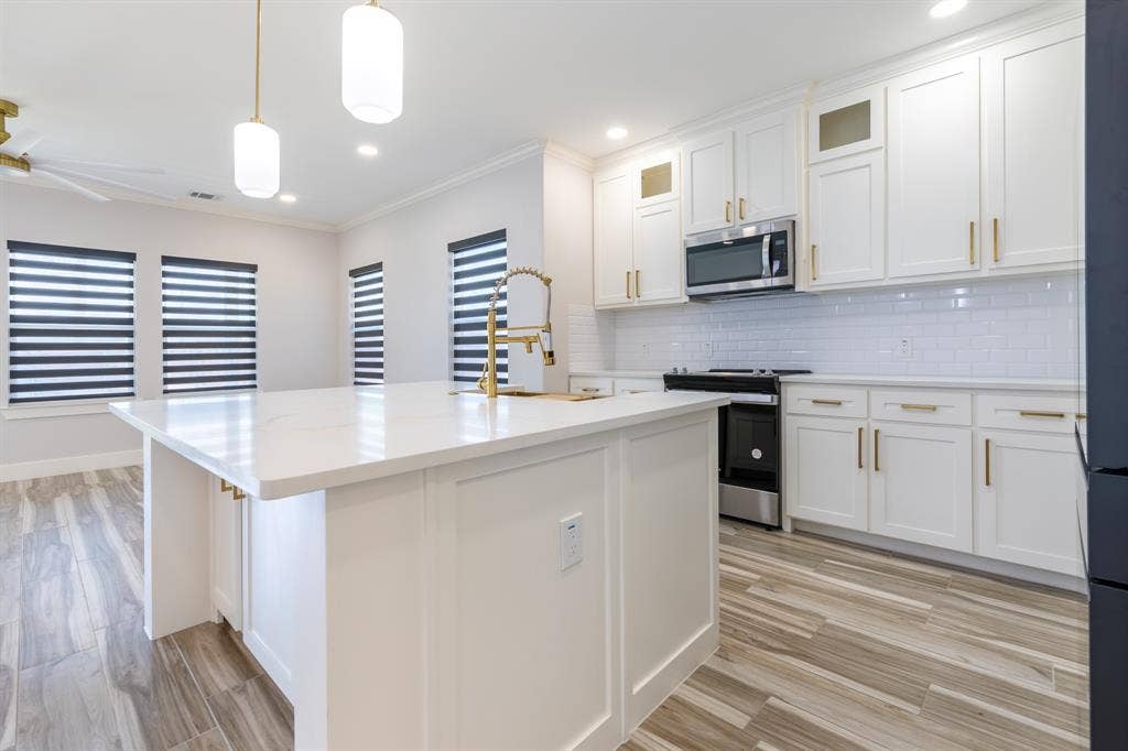 1916 Kimberly Drive, Arlington, TX 76010 1916 Kimberly Drive, Arlington, TX 76010