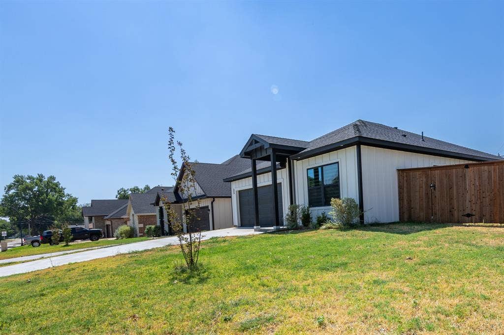 1916 Kimberly Drive, Arlington, TX 76010 1916 Kimberly Drive, Arlington, TX 76010