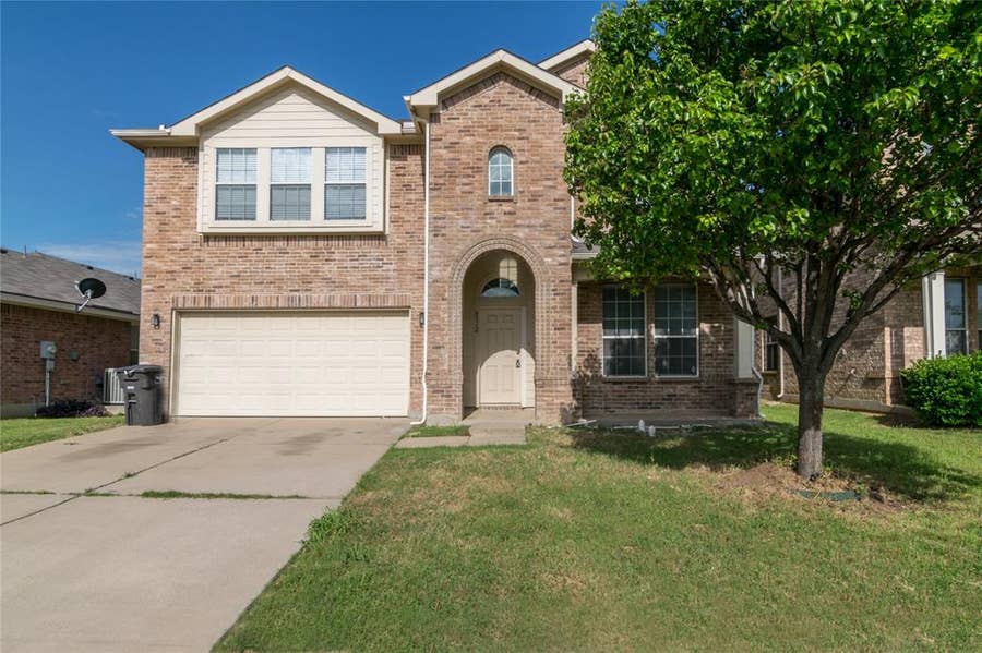 Property photo for 8512 Prairie Wind Trail, Fort Worth, TX