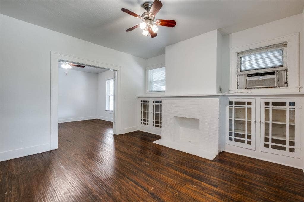804 Sunset Avenue, #C, Dallas, TX 75208 Wood-finish flooring throughout, complemented by a ceiling fan