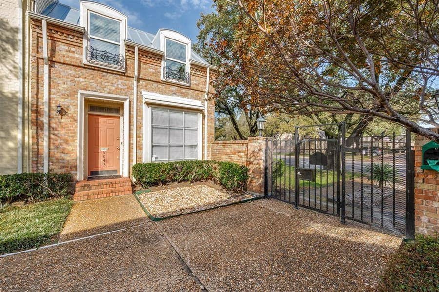 Property photo for 9843 Park Lane Court, Dallas, TX