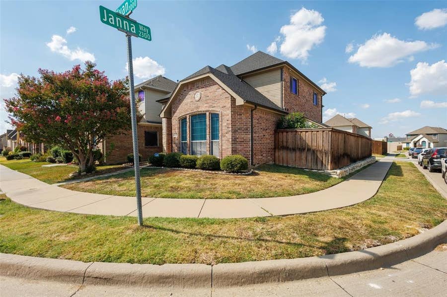 Property photo for 1037 Kyan Lane, Carrollton, TX