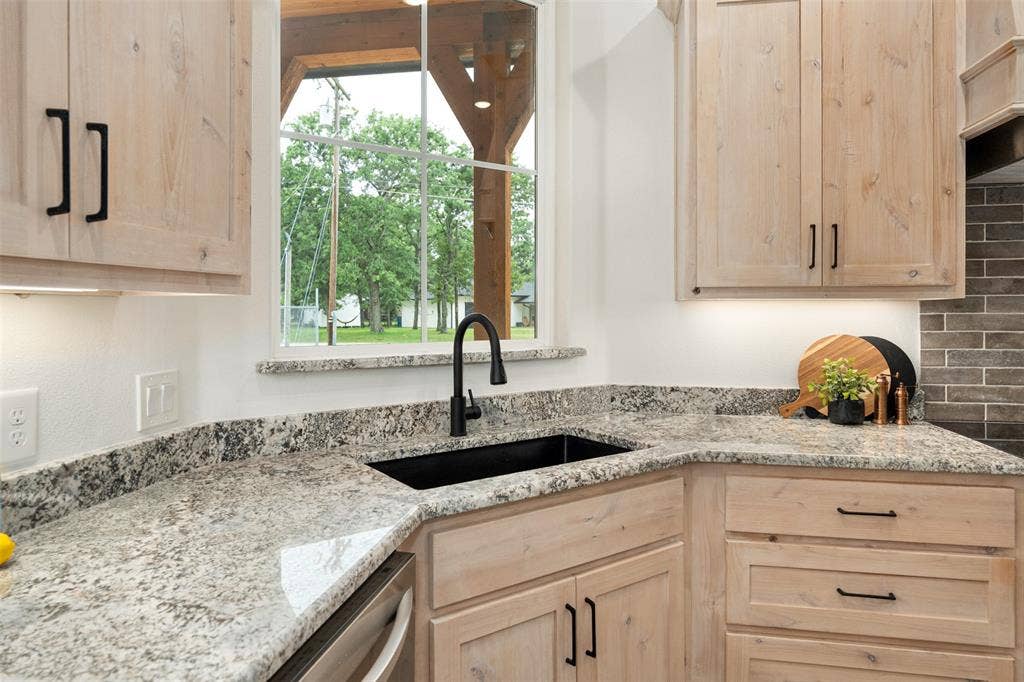 30 Rainbow Drive, Star Harbor, TX 75148 30 Rainbow Drive, Star Harbor, TX 75148