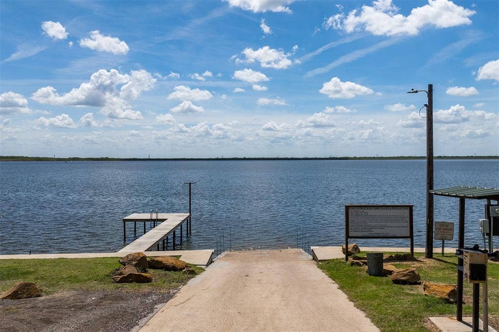 30 Rainbow Drive, Star Harbor, TX 75148 30 Rainbow Drive, Star Harbor, TX 75148