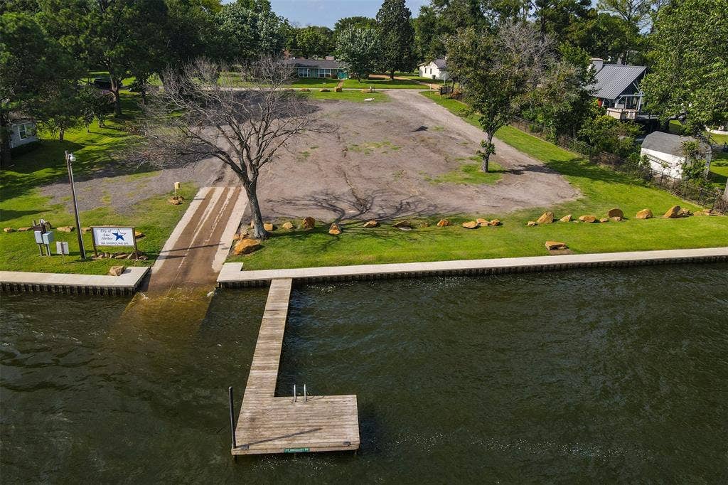 30 Rainbow Drive, Star Harbor, TX 75148 30 Rainbow Drive, Star Harbor, TX 75148