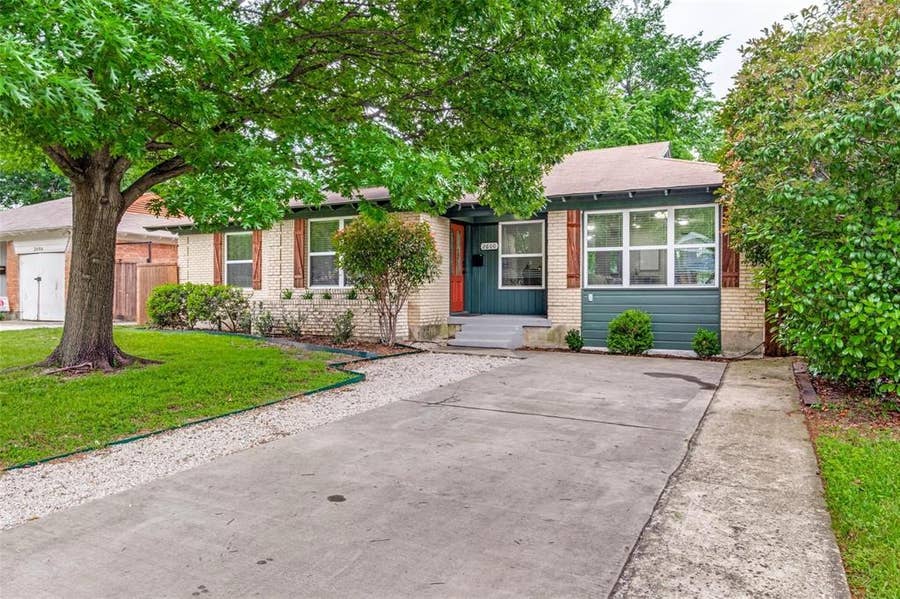 Property photo for 2600 San Marcus Avenue, Dallas, TX