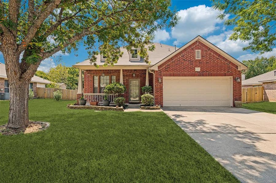 Property photo for 5943 Waterford Drive, Grand Prairie, TX
