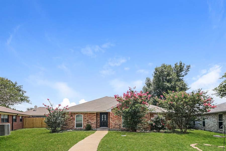 Property photo for 401 Kathy Lane, Wylie, TX