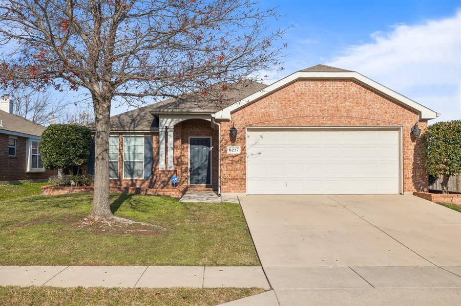 Property photo for 6237 Chalk Hollow Drive, Fort Worth, TX
