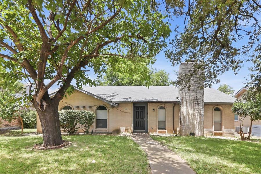 Property photo for 3041 Ripplewood Drive, Garland, TX