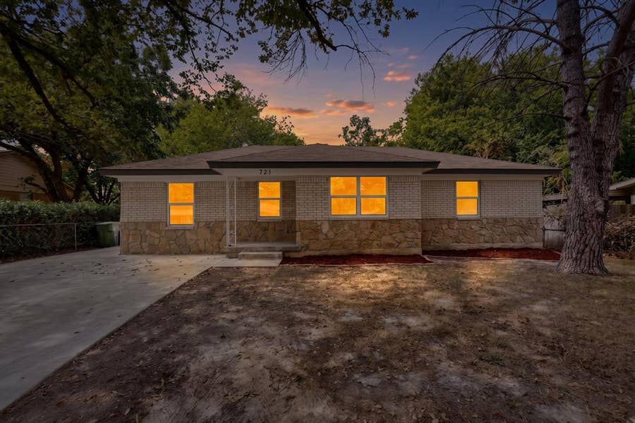 Property photo for 721 Hall Road, Seagoville, TX