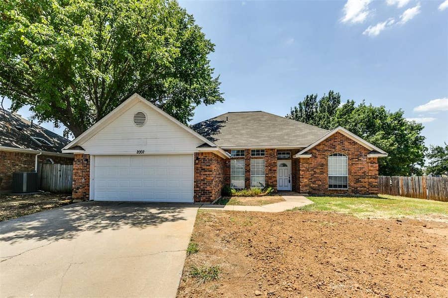 Property photo for 2002 Summerwind Court, Denton, TX