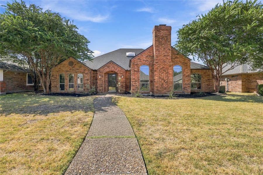 Property photo for 2312 Stone Glen Lane, Carrollton, TX