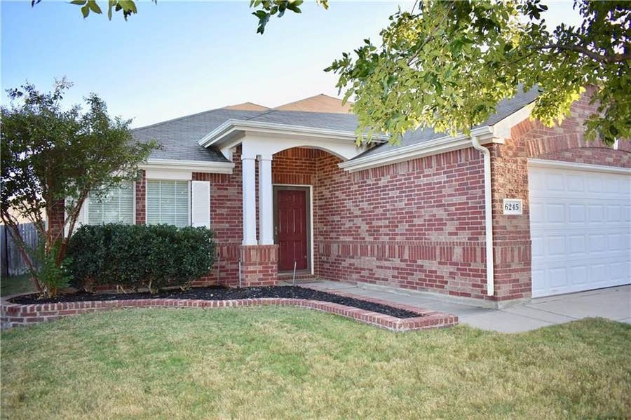 Property photo for 6245 Trinity Creek Drive, Fort Worth, TX
