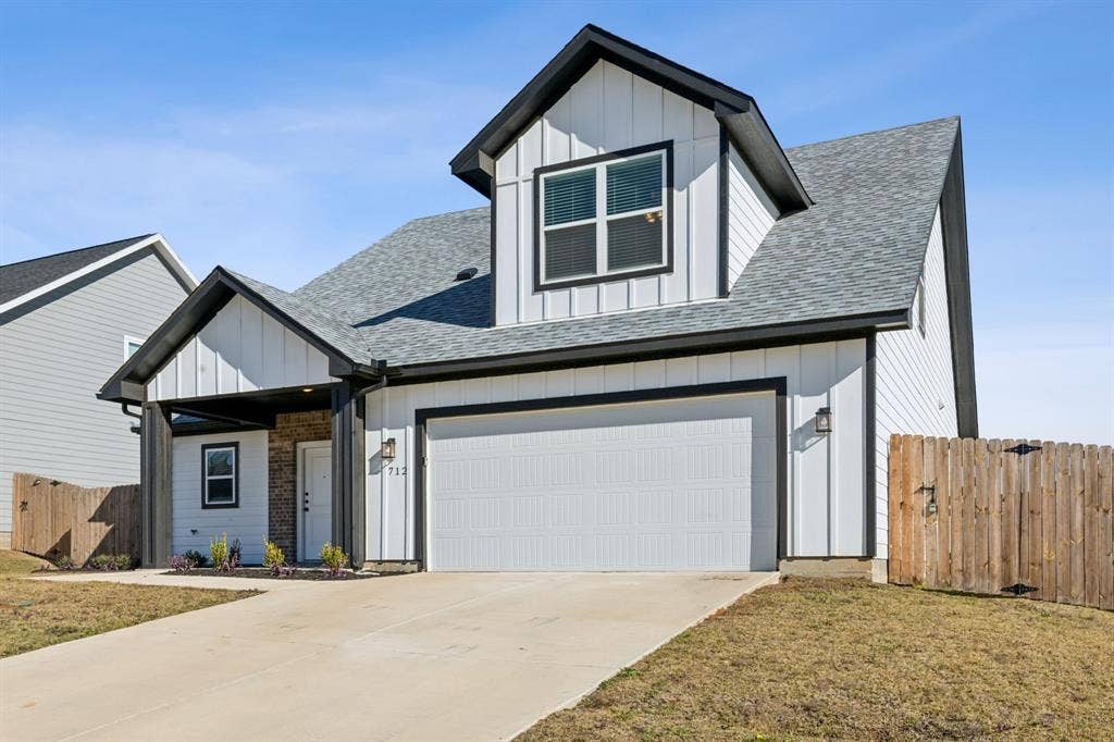 712 Taliaferro, Springtown, TX 76082 712 Taliaferro, Springtown, TX 76082