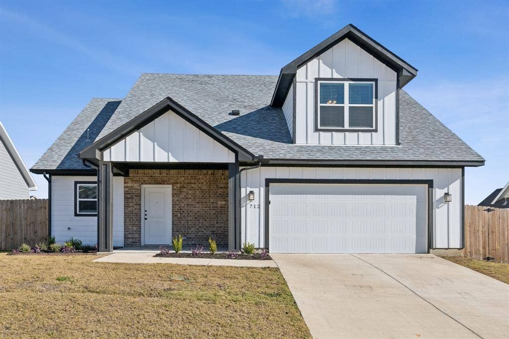 712 Taliaferro, Springtown, TX 76082 712 Taliaferro, Springtown, TX 76082