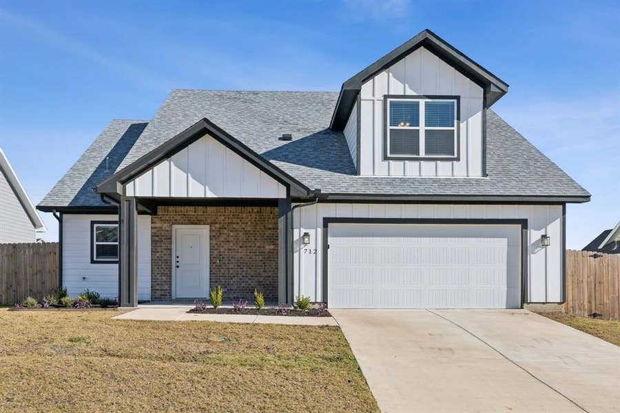 Property photo for 712 Taliaferro, Springtown, TX