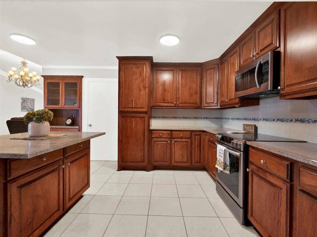 1405 Williamsburg Drive, Plano, TX 75074