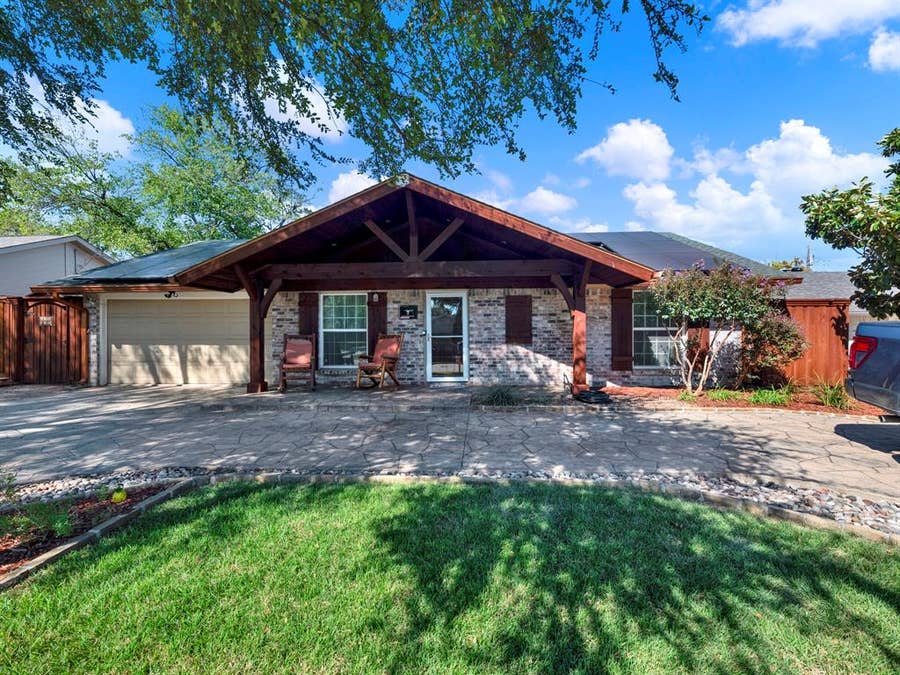 Property photo for 1405 Williamsburg Drive, Plano, TX