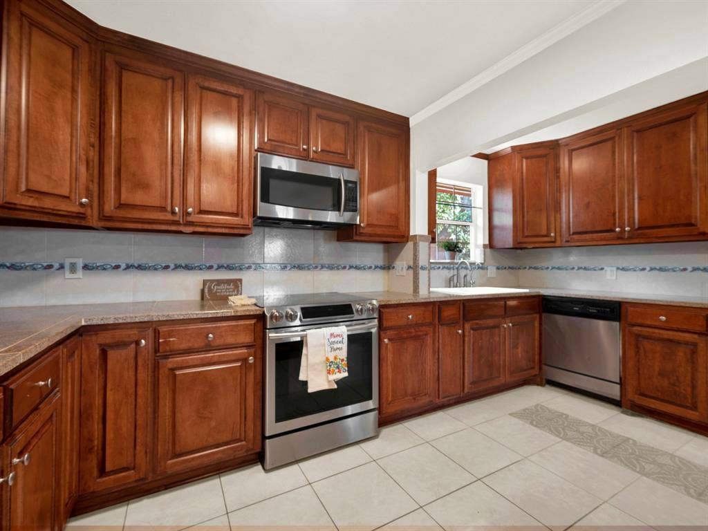 1405 Williamsburg Drive, Plano, TX 75074