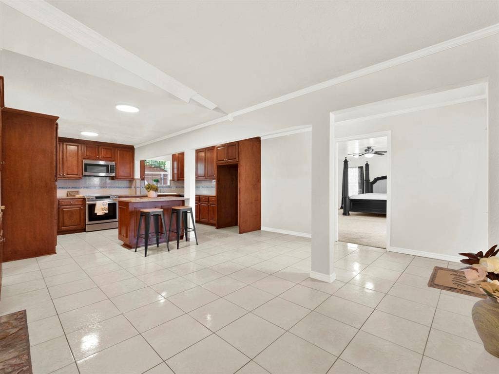 1405 Williamsburg Drive, Plano, TX 75074
