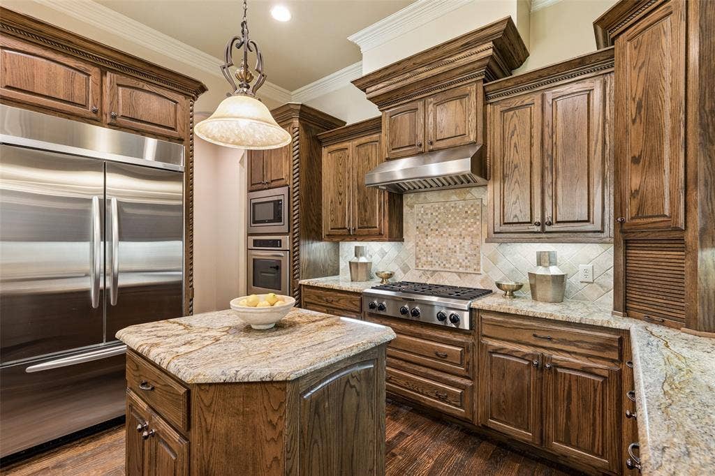 8523 Lakemont Drive, Dallas, TX 75209