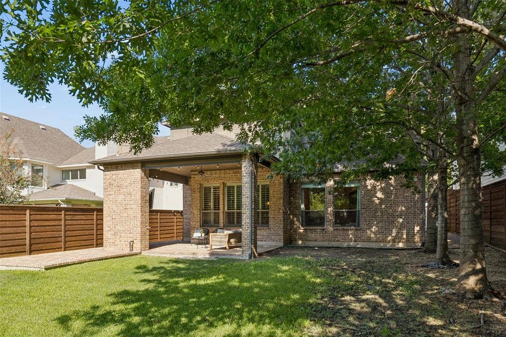 8523 Lakemont Drive, Dallas, TX 75209