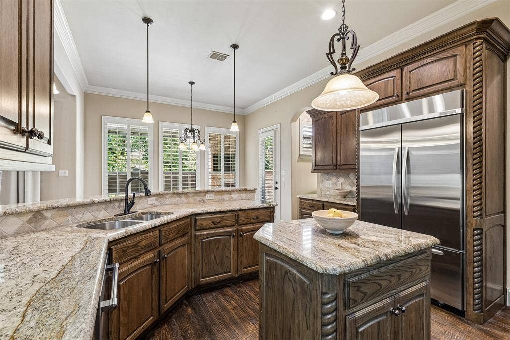 8523 Lakemont Drive, Dallas, TX 75209
