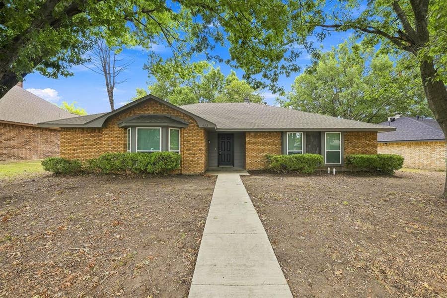 Property photo for 422 Ash Lane, Lancaster, TX