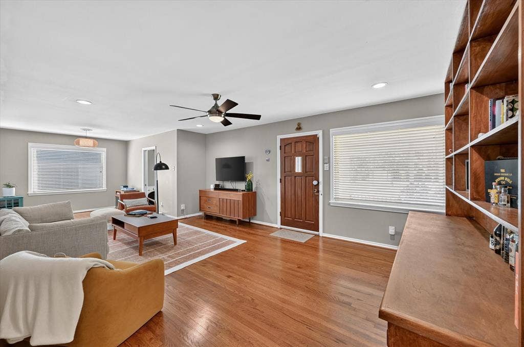 11214 Sinclair Avenue, Dallas, TX 75218 From back left of living room