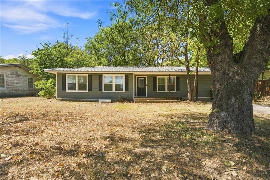 Property photo for 544 N Dison Drive, Robinson, TX