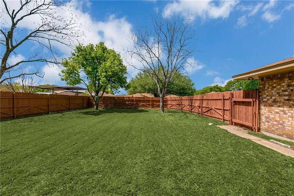 435 Cambridge Drive, DeSoto, TX 75115 435 Cambridge Drive, DeSoto, TX 75115