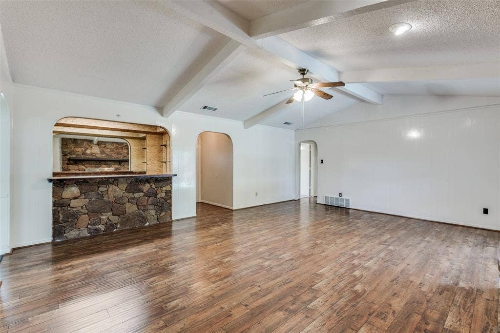 435 Cambridge Drive, DeSoto, TX 75115 435 Cambridge Drive, DeSoto, TX 75115