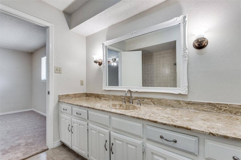 435 Cambridge Drive, DeSoto, TX 75115 435 Cambridge Drive, DeSoto, TX 75115