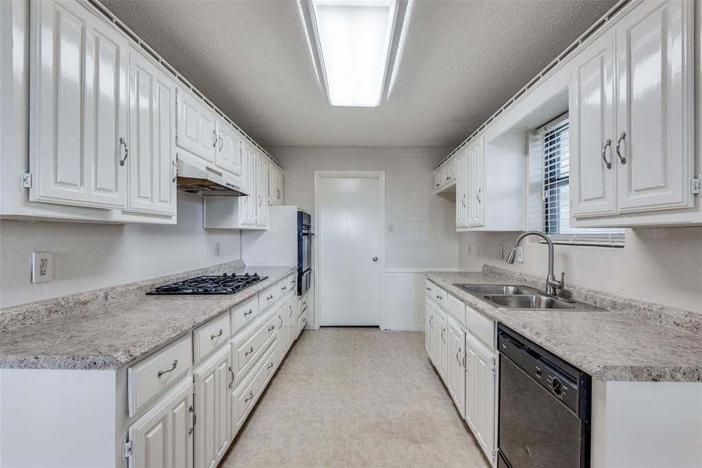 435 Cambridge Drive, DeSoto, TX 75115 435 Cambridge Drive, DeSoto, TX 75115