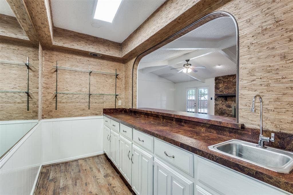 435 Cambridge Drive, DeSoto, TX 75115 435 Cambridge Drive, DeSoto, TX 75115