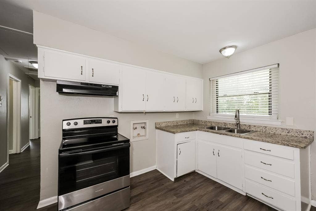 720 Emberwood Drive, Dallas, TX 75232