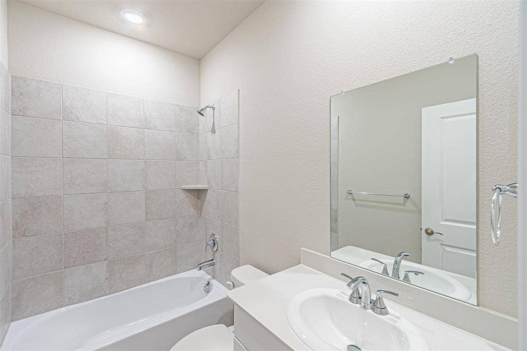 6005 alderton Drive, McKinney, TX 75071 6005 alderton Drive, McKinney, TX 75071