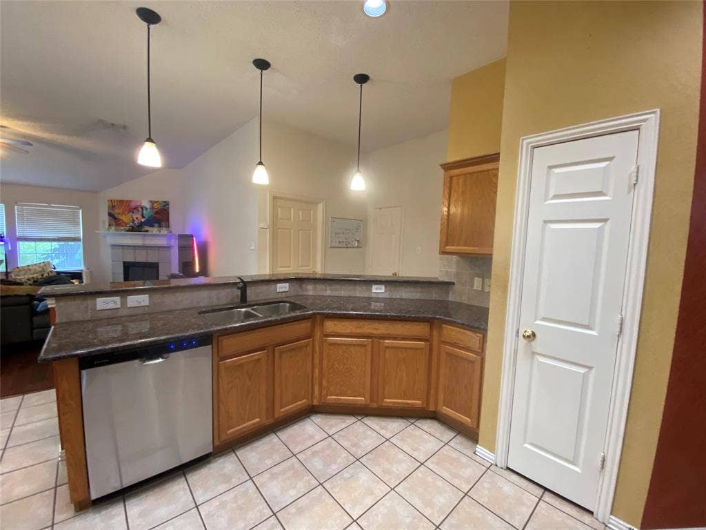 6005 Jewel Drive, McKinney, TX 75070 6005 Jewel Drive, McKinney, TX 75070