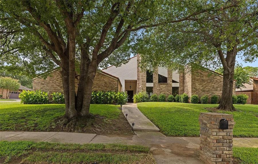 Property photo for 3827 Ashbury Lane, Bedford, TX