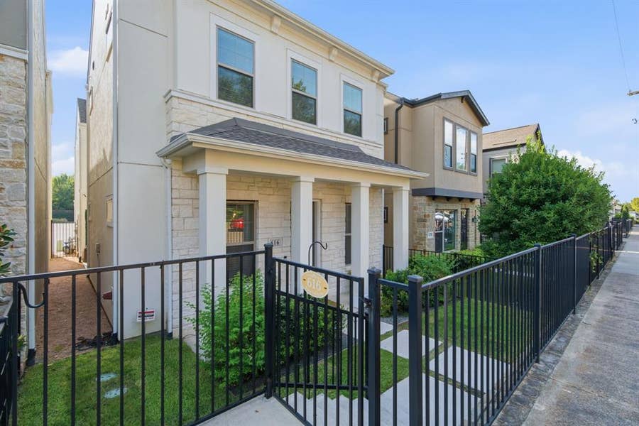 Property photo for 616 Aspen Valley Lane, Dallas, TX