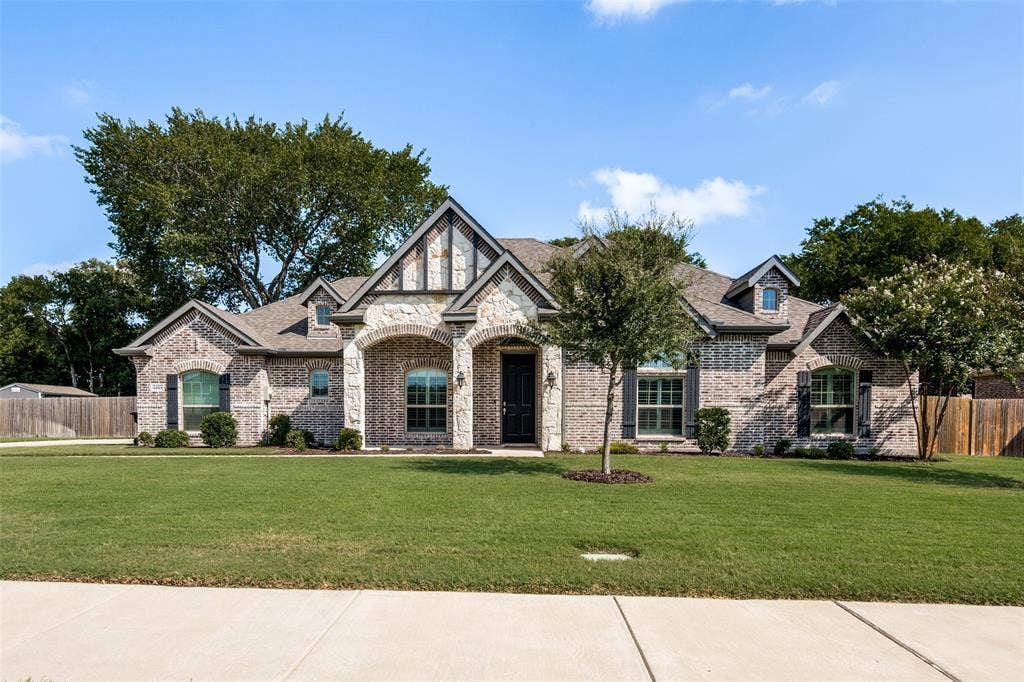 6001 Allison Drive, Midlothian, TX 76065 6001 Allison Dr., Midlothian could be just what you're looking for!