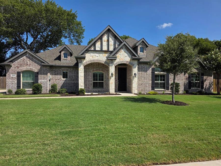 Property photo for 6001 Allison Drive, Midlothian, TX